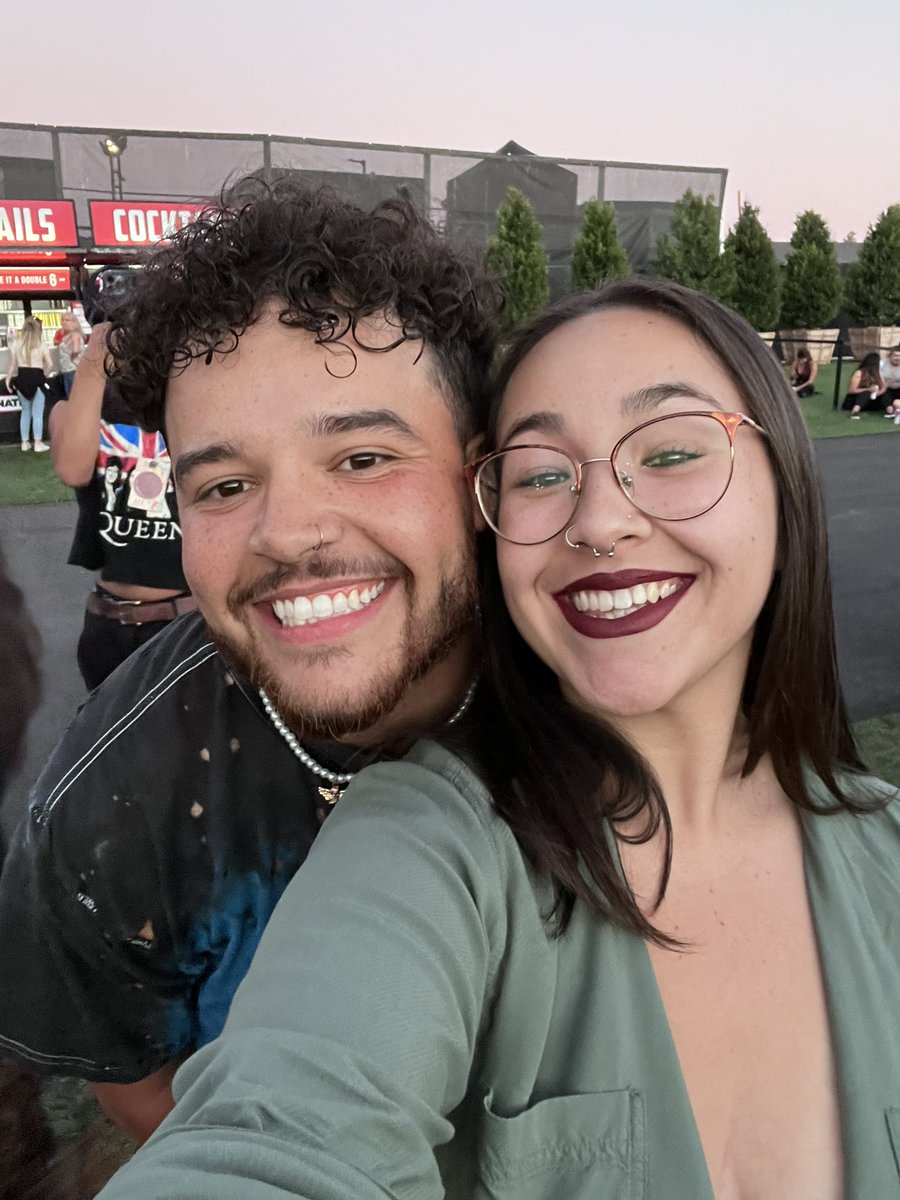 _SellyBabes's tweet photo. Last night was incredible. Tysm for the hand deliviery @sevian_frang ❤️‍🔥 shots of @halsey during 929 🥺🥺 pure bliss https://t.co/zwV80Notqo