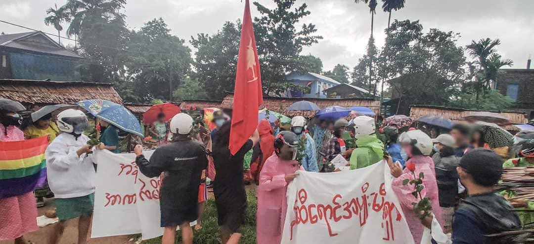 An anti-military marching strike was rallied and demonstrated today in Launglon Township to defy military rules.  #2022July11Coup #NoExemption #FreezePaymentsToJunta #WhatsHappeningInMyanmar