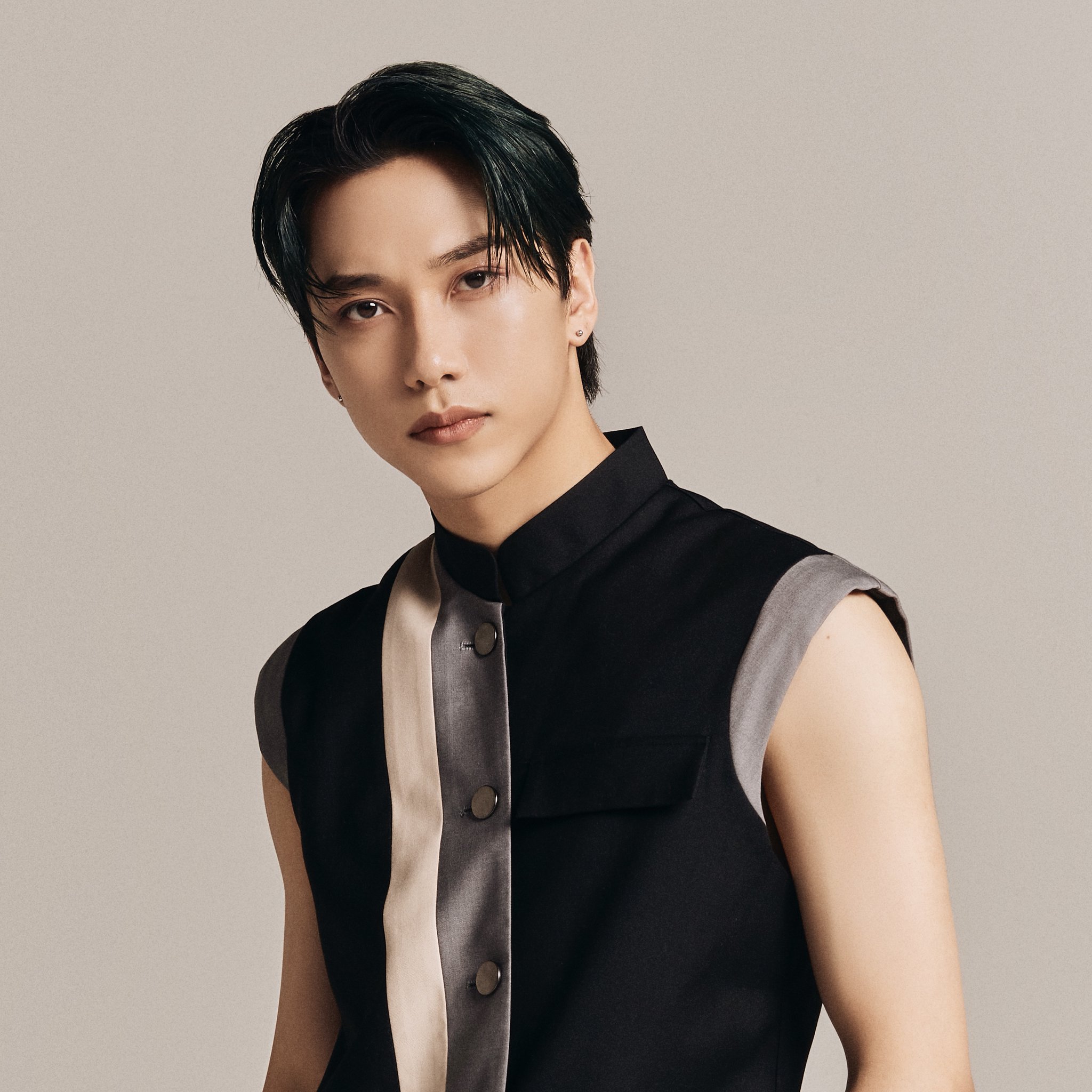 INI 池﨑理人 READY TO POP Chicken race T XL GvFUyKZbcAEYTzm.jpg