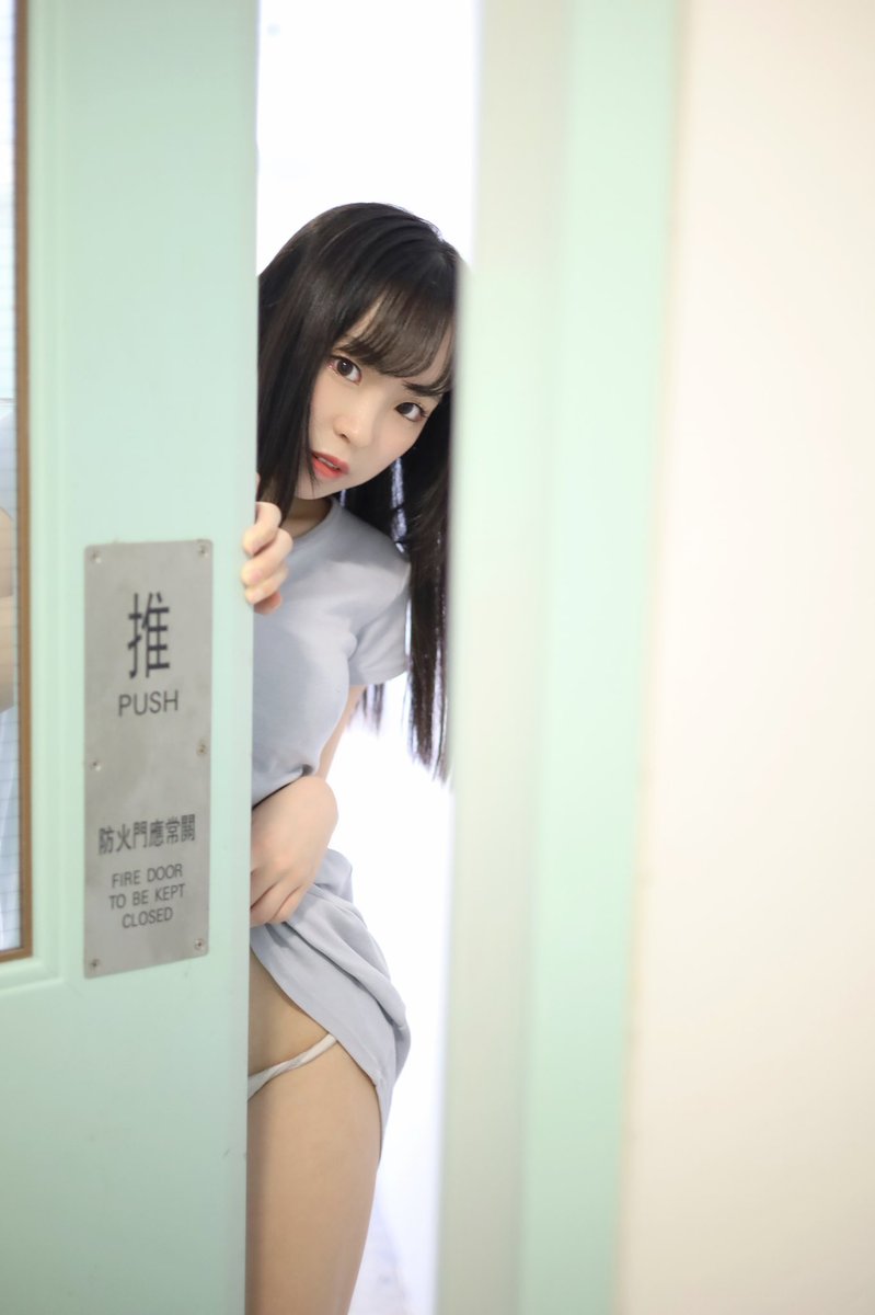 ［女友 後樓梯露出日常 😳］
大家有想看的露出地方嗎？🥵🥵
RT for me 🥰
。
本月tier 2 無愛心版本❤️
https://t.co/GWUVhNETfe https://t.co/kHeDWspxyT