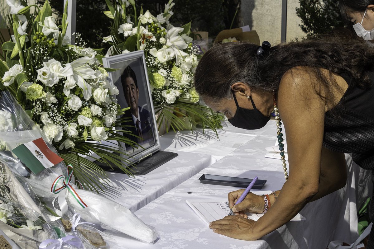 送料63円 22 0710 安倍 元首相 死去 無言の帰宅 銃撃 1発で弾6個発射 参院選きょう投開票 新聞記事 新版