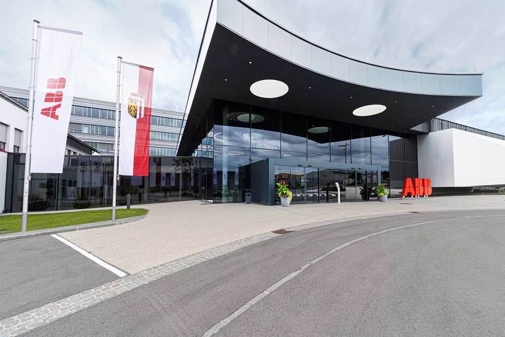 ABB opens a new global #innovation and training campus for machine #automation at B&amp;R in Austria! 🇦🇹
Find out more: social.abb/new-innovation…
#ABB #education #AI #Software