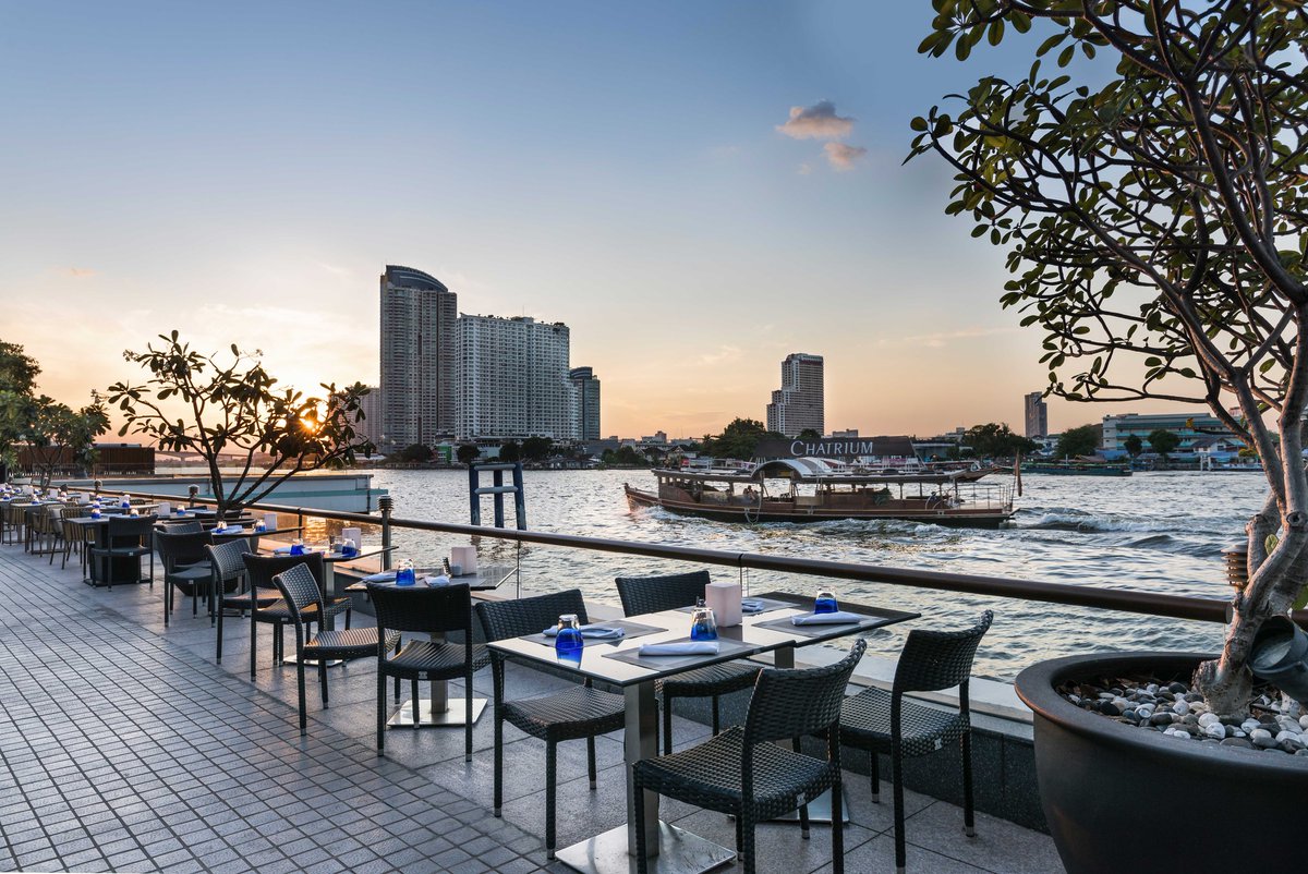 At River Barge Restaurant, we have spectacular views of the River Kings to match the Thai, Chinese and International delights on offer.

#FeelTheRemarkable #ChatriumRiverside #Chatrium #RiverBarge #Dining
