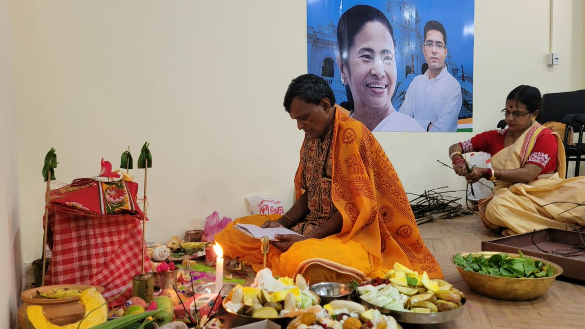 AITC4Tripura's tweet photo. পরিবর্তনের জন্য তৈরি ত্রিপুরা। কিছুক্ষণ পরেই আগরতলায় হতে চলেছে দলীয় কার্যালয়ের উদ্বোধন।
 
ত্রিপুরার বুকে সংস্কারমূলক পরিবর্তন আনতে আরও এক পদক্ষেপ ত্রিপুরা প্রদেশ তৃণমূল কংগ্রেসের।

আমাদের প্রত্যেকের জন্য আজ অত্যন্ত গর্বের দিন! https://t.co/EVdytpcFxf