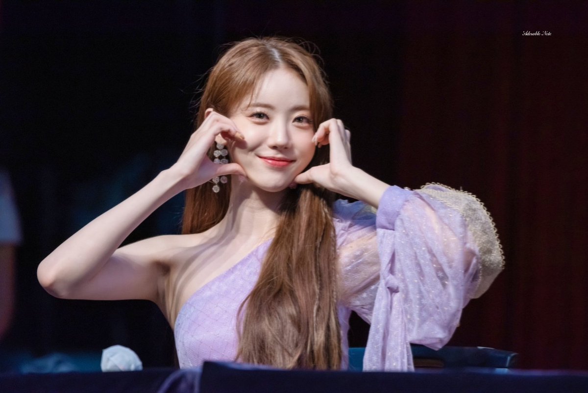 luda_note's tweet image. 220710 팬사인회 애플뮤직
#宇宙少女 #CosmicGirls 
#우주소녀 #WJSN 
#우주소녀_시퀀스 #WJSN_Sequence 
#루다 #Luda
컴백주 너무 수고했어요!