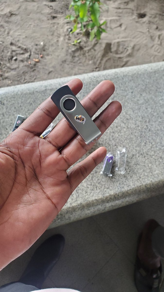 chandolaptops's tweet photo. Sinaga bei, Nauza hizi flash Original Mpya...👇

Za 64GB kwa 25,000/= Tu,
Za 32GB kwa 17,000/= Tu,
Za 16GB kwa 14,000/= Tu,

Mzigo upo mchache sana ni wa kuwahi...📌

Location : UDSM Chuo Ubungo🔥

Nipigie whatsapp/Normal call kwa 0762305991 au tembelea page yetu @SadickTusia 🤝 https://t.co/fVcJJwulI7