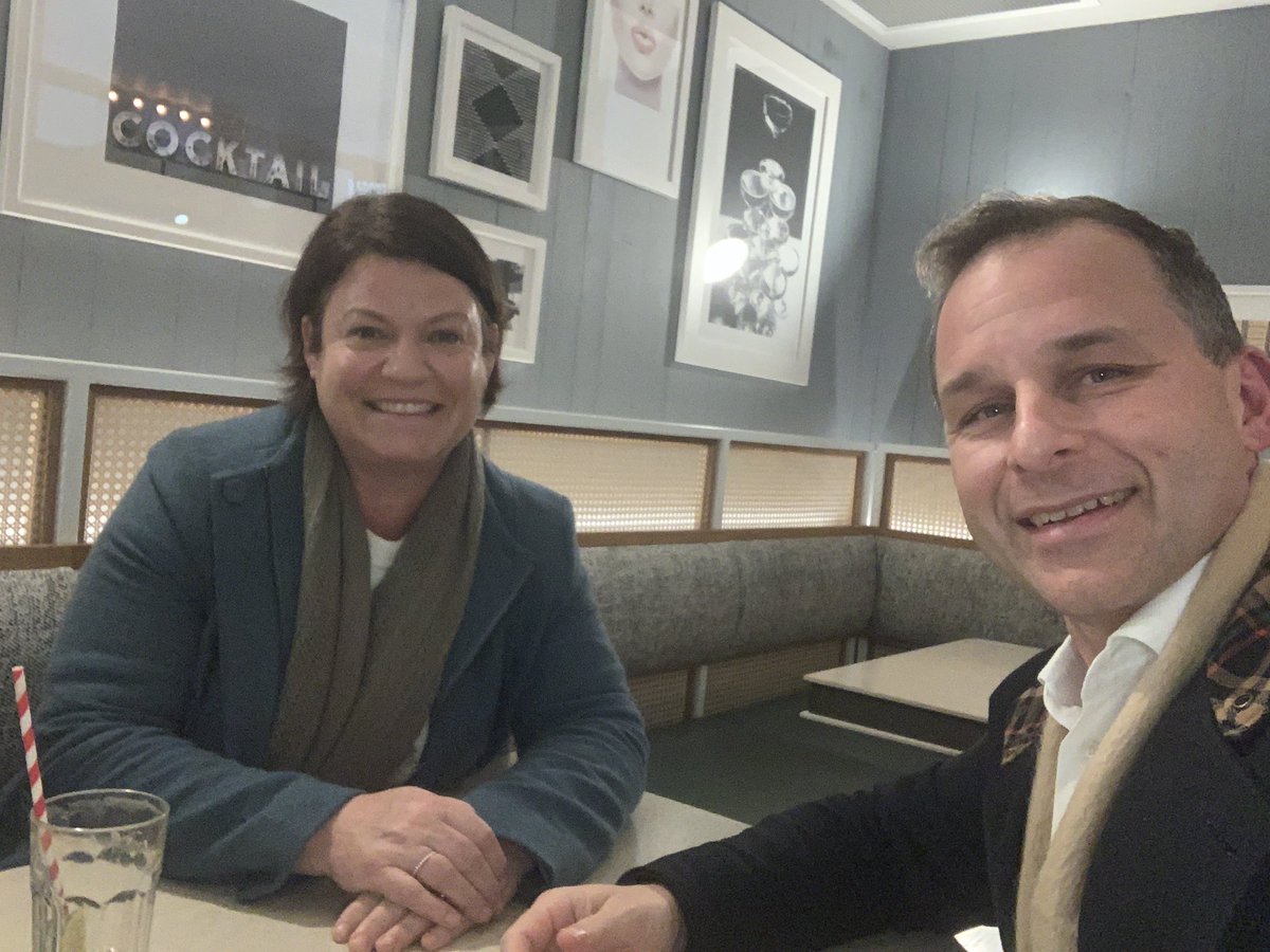 Great to meet up with our neighbour from Willoughby - Mayor Tanya Taylor today in Lane Cove. 

We talked about a few local challenges and how we can work together as two neighbouring Councils on some common traffic matters and future needs of our area.