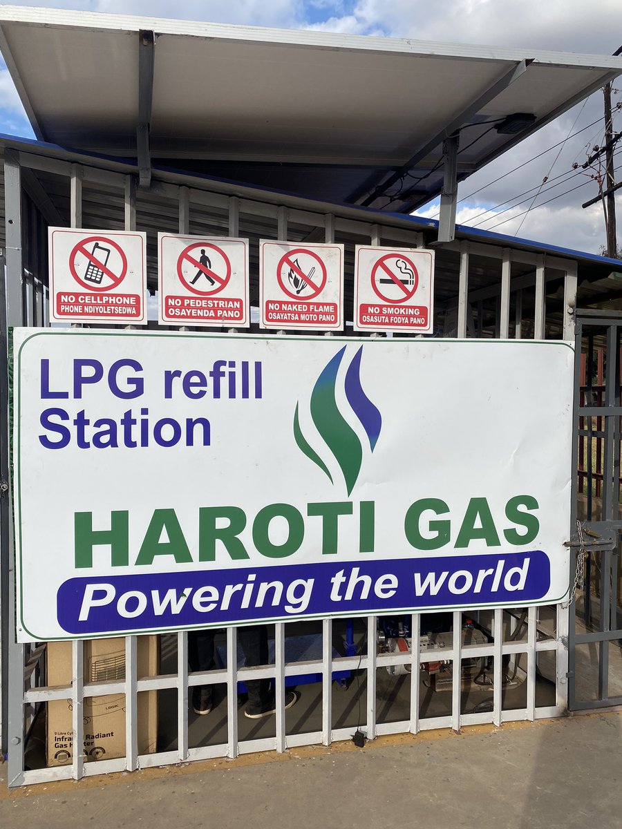 At Haroti, the safety of our customers is our priority. 

#safetyfirst #gasrefill #malawi #poweringtheworld #haroti