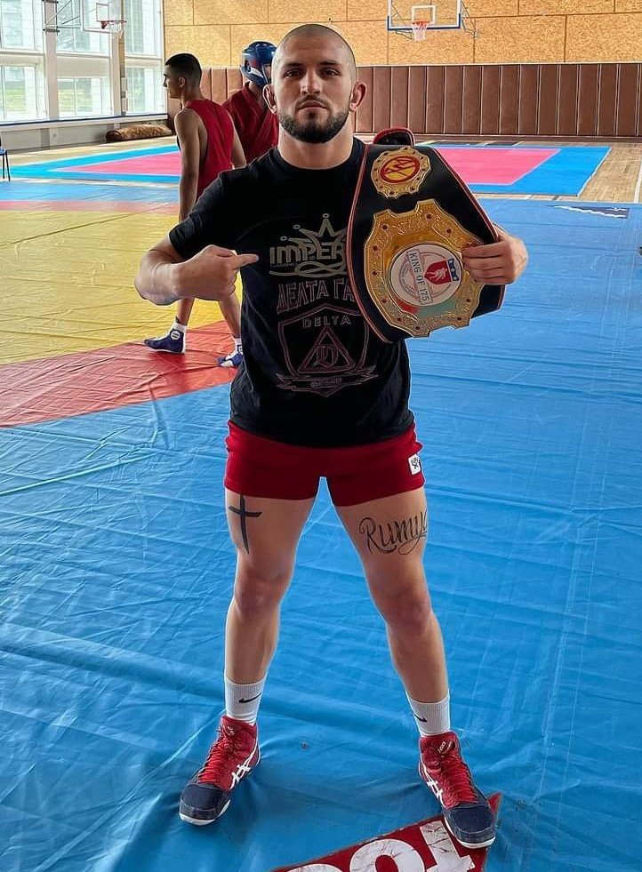 Yagadome's tweet photo. The new KING of 175
---
#combatwrestling #kingof175 #yagadome #invitational https://t.co/GpDmoWL6AF