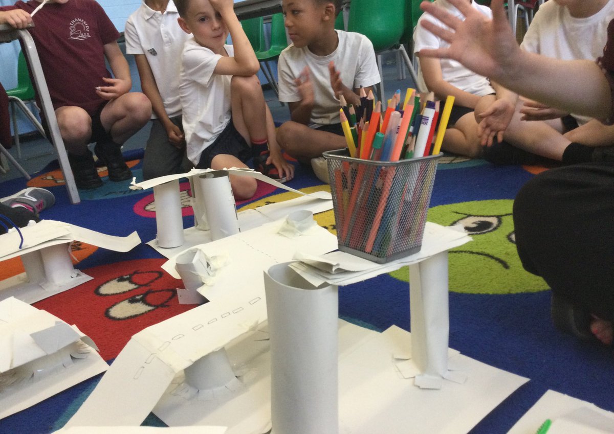 ThamesideSch's tweet photo. YFM had great fun testing out the bridges they made in DT this term. The strongest bridge managed to even hold a child from our class! #YFMtps #DTtps https://t.co/qGpBRgKqZw