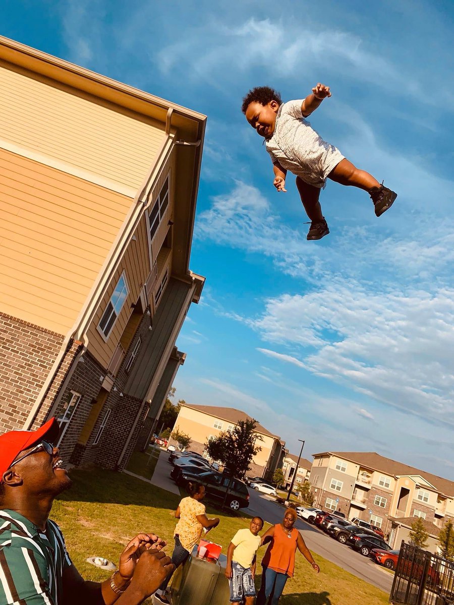 lex_vel4's tweet photo. '4 weeks since we started flying classes with my son. Today he graduates...' https://t.co/ZLNxCsWtbV