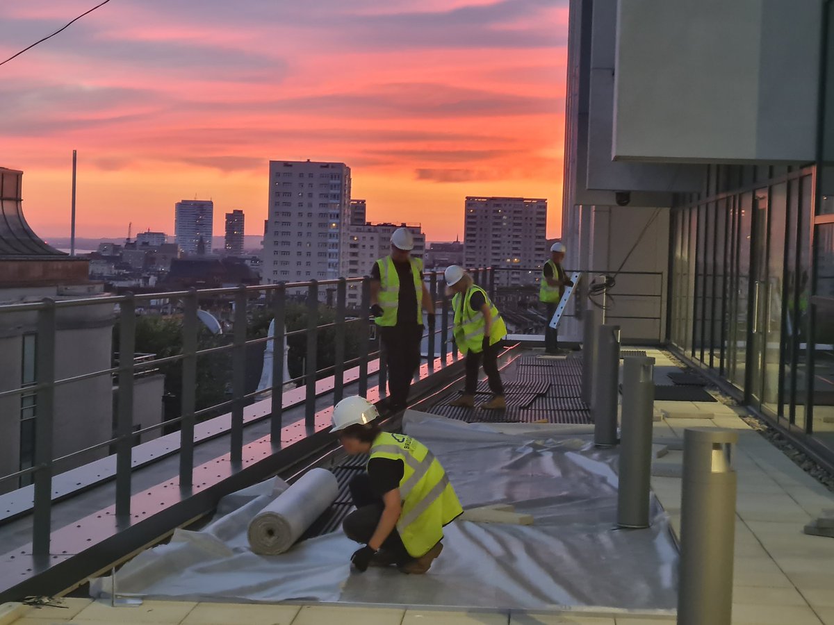 Huge thanks to our site team that worked on shifts, day and night to complete this 48 hour green roof project in Brighton over the weekend #teambridgman #gardensinthesky #greenroof #crane #rooftopgarden