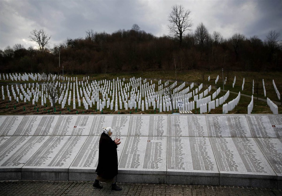 Moge Allah tabaraka wa ta’ala de slachtoffers tot de shuhaada laten behoren en hen op Yawm al Qiyamah vereningen met de nabestaanden in Jannat al Firdaus. #Srebrenica