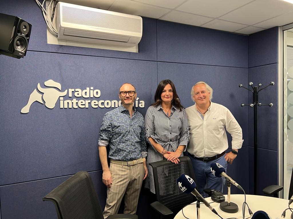 Muchas gracias Artech <a href="/rintereconomia/">Radio Intereconomía</a>, por la invitación a From Bubble, a su programa pionero de arte y tecnología. Gracias a Verónica Cebrián y a Pablo de Vargas por su conducción y amable hospitalidad. 
Podcast Artech 10/07/2020
lnkd.in/e7zJqGcG