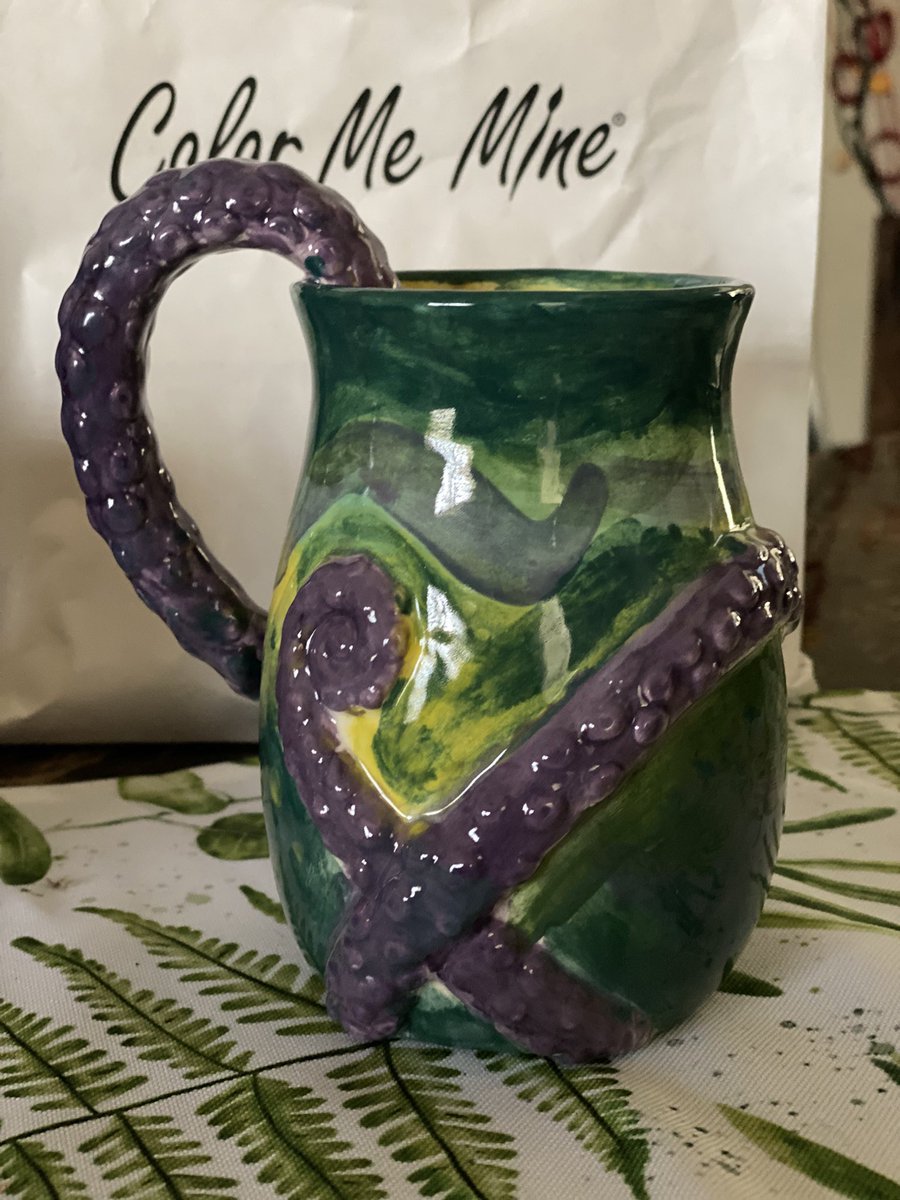marcelabonillac's tweet photo. Así quedaron nuestras tazas de #colormemine ❣️ https://t.co/mKSyTyPdOW