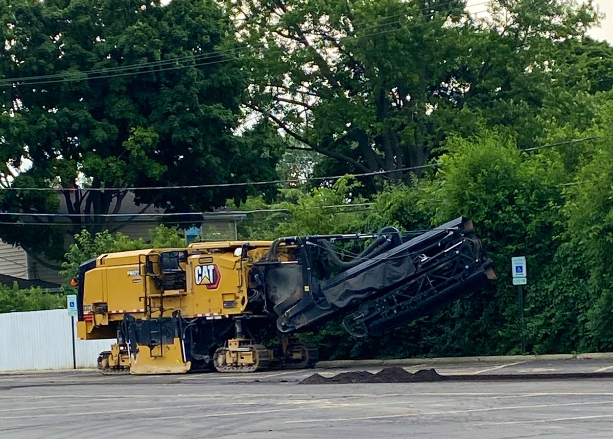 WaucondaGS118's tweet photo. Lots of activity at WGS today!  Our playground and parking lot are being resurfaced &amp; it’s looking really good! 😀#wgs118life @PrincipalMonro1 #d118life @monroe_dmonroe https://t.co/u3c6o9zVQ0
