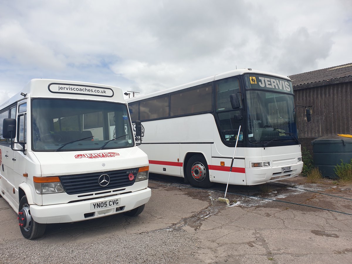 CoachesJervis's tweet photo. Bath time here at Jervis Coaches LTD 😎😎😎😎 

#coachwash

#bathtime

Reliable service? Just call Jervis https://t.co/e6XwaJdj9X