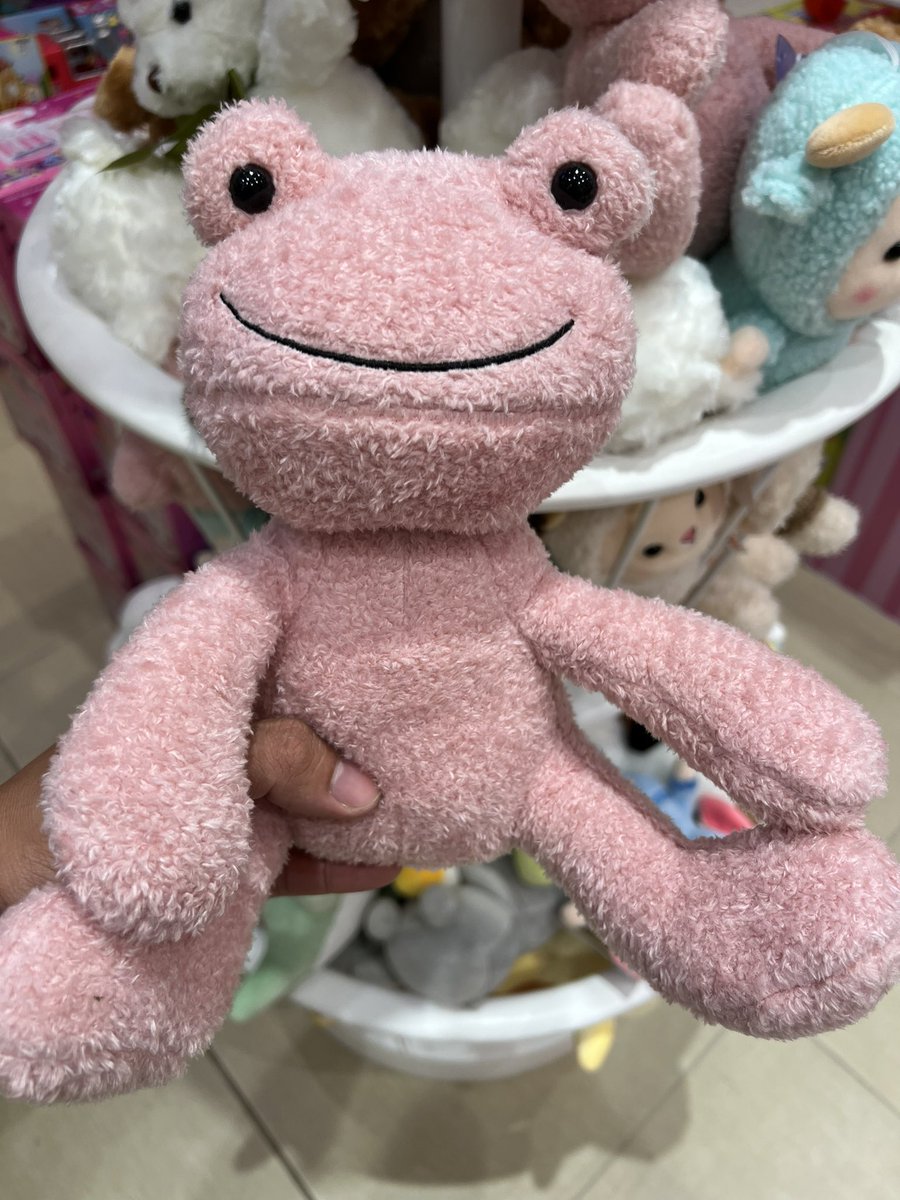 Did <a href="/FroggyFriendNFT/">meena</a> release plush toys that I am not aware of? 👀🐸