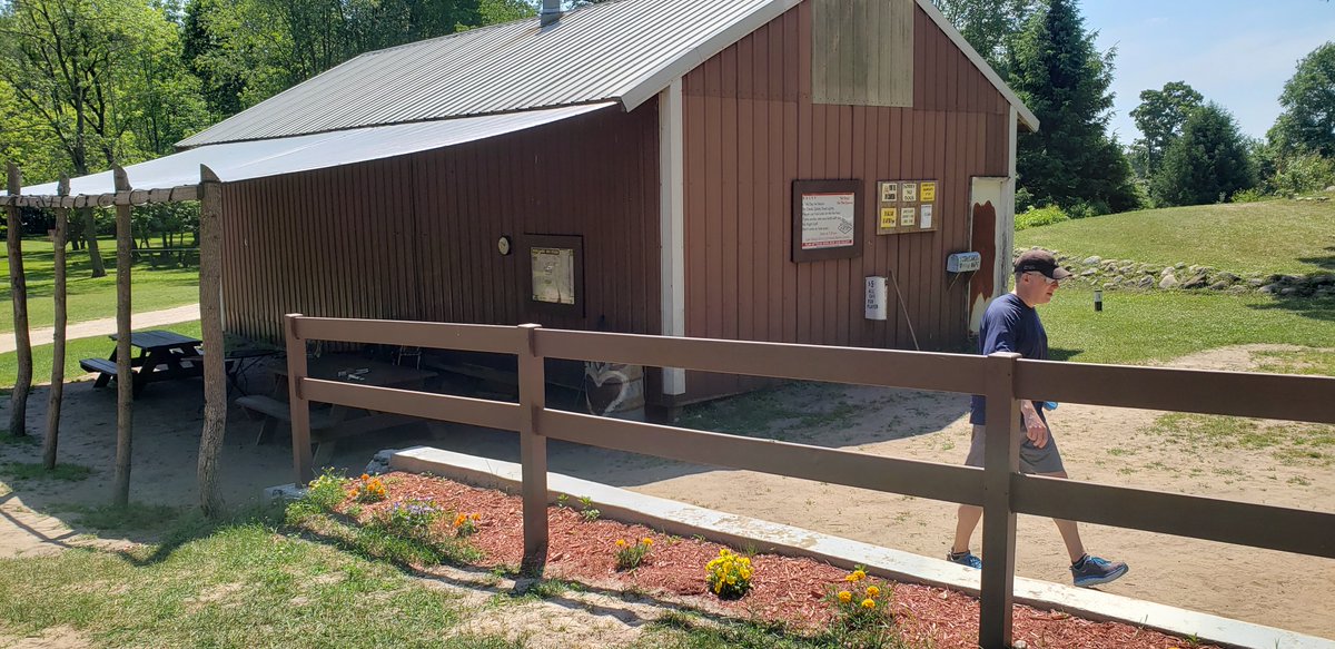 Flip City is one of the most lovable courses on earth. The vibe is unpretentious yet sincere. The design is imaginative and fun as hell. It’s unique, unchanging, un-mediated, un-commercial, un-bro and untouched by bullshit neoliberal concerns. It’s Galadhrim and the Ents. 1/5