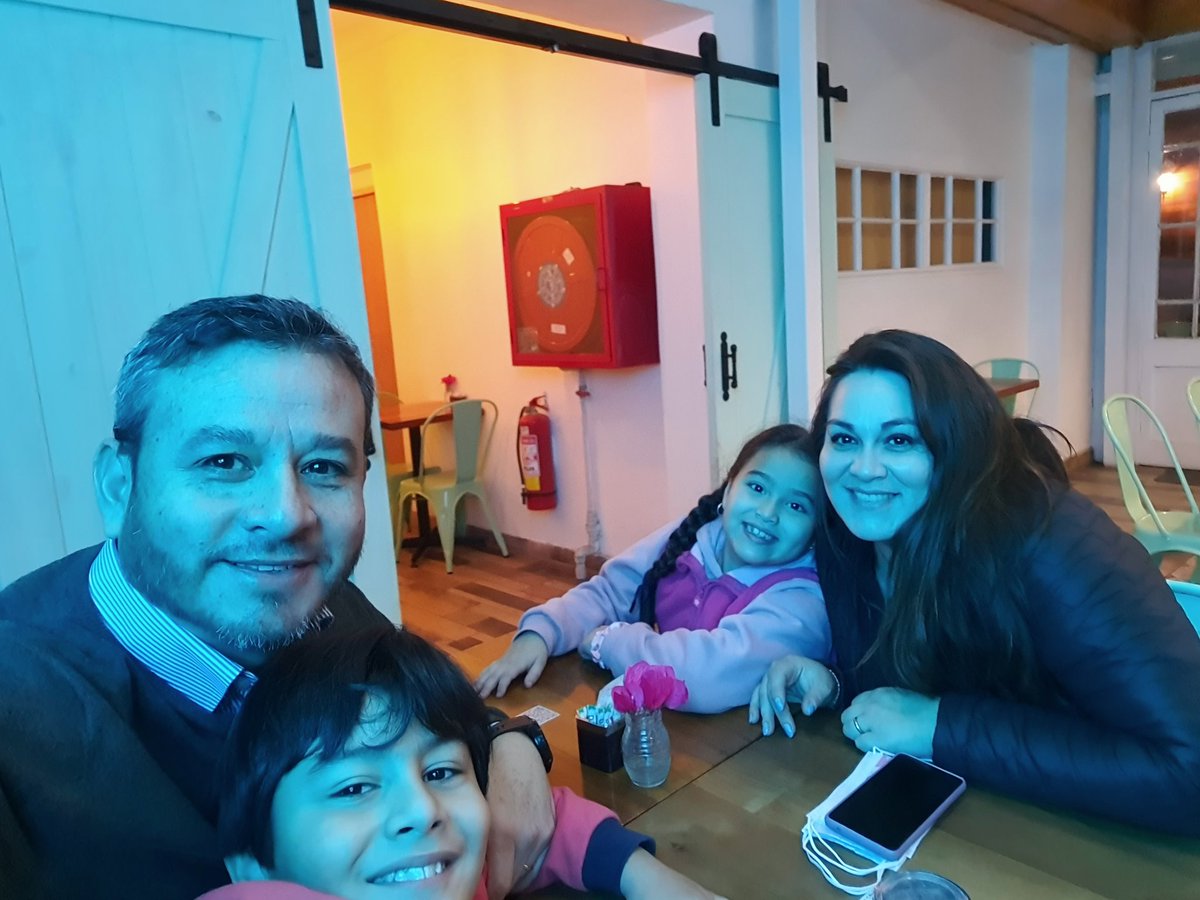 Excelente lugar en Providencia.. un rico desayuno junto a la familia!!