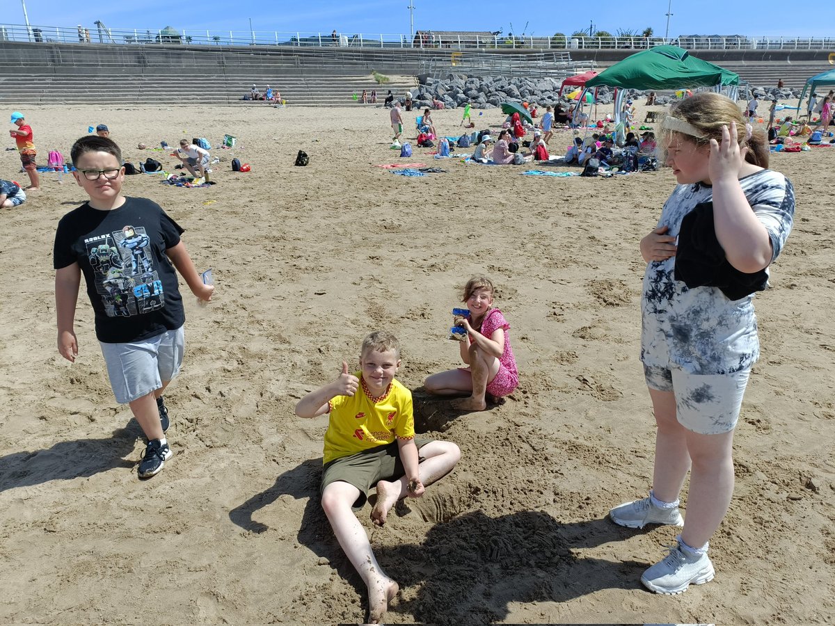 penrhiwceibr's tweet photo. ⛱️🙂👍 #dosbarthmaple https://t.co/ioNErhrvRP