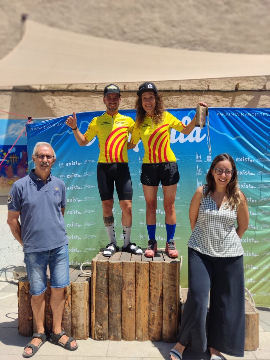 ciclismecat's tweet photo. 🚵‍♂️L'Esquella Bike Race, festa del BTT a Ribes de Freser en la penúltima parada de la Copa Catalana Marató 2022.

🏆 @Ramonagabriel84 i Nil García lideren la competició abans de la prova final, la Pedals de Tros (16/10).

+ info👉https://t.co/9W3eXK670Z

#ciclismecat #XCM https://t.co/SK4GKNGSUP