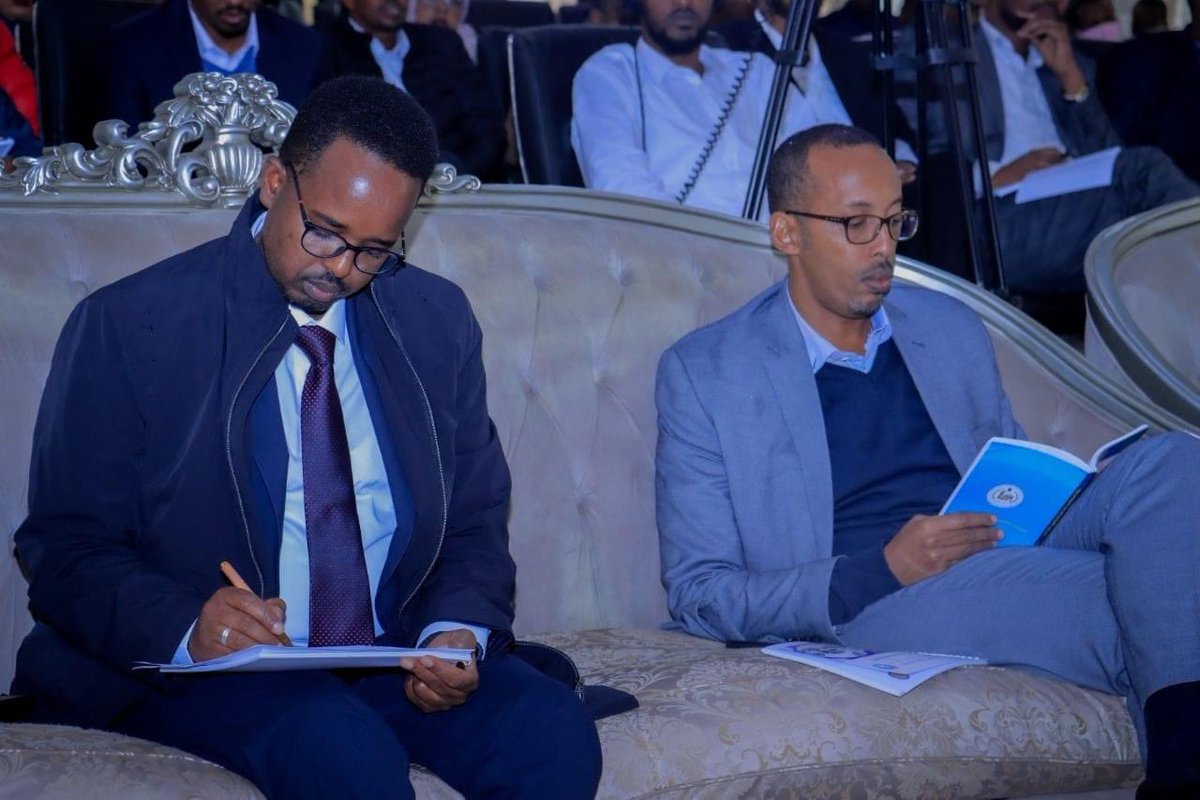 Mustafe_M_Omer's tweet photo. Evaluated the performance of Regional Revenue Bureau. Despite drought, the Bureau collected 7.26b this year,( ~96% of the planned 7.6b revenue). In the last 4 yrs, revenue collected is 18.6b Vs 10.6b in the preceding 10 yrs. Shows marked improvement in tax collection capacity. https://t.co/hBwQ0bIO8N