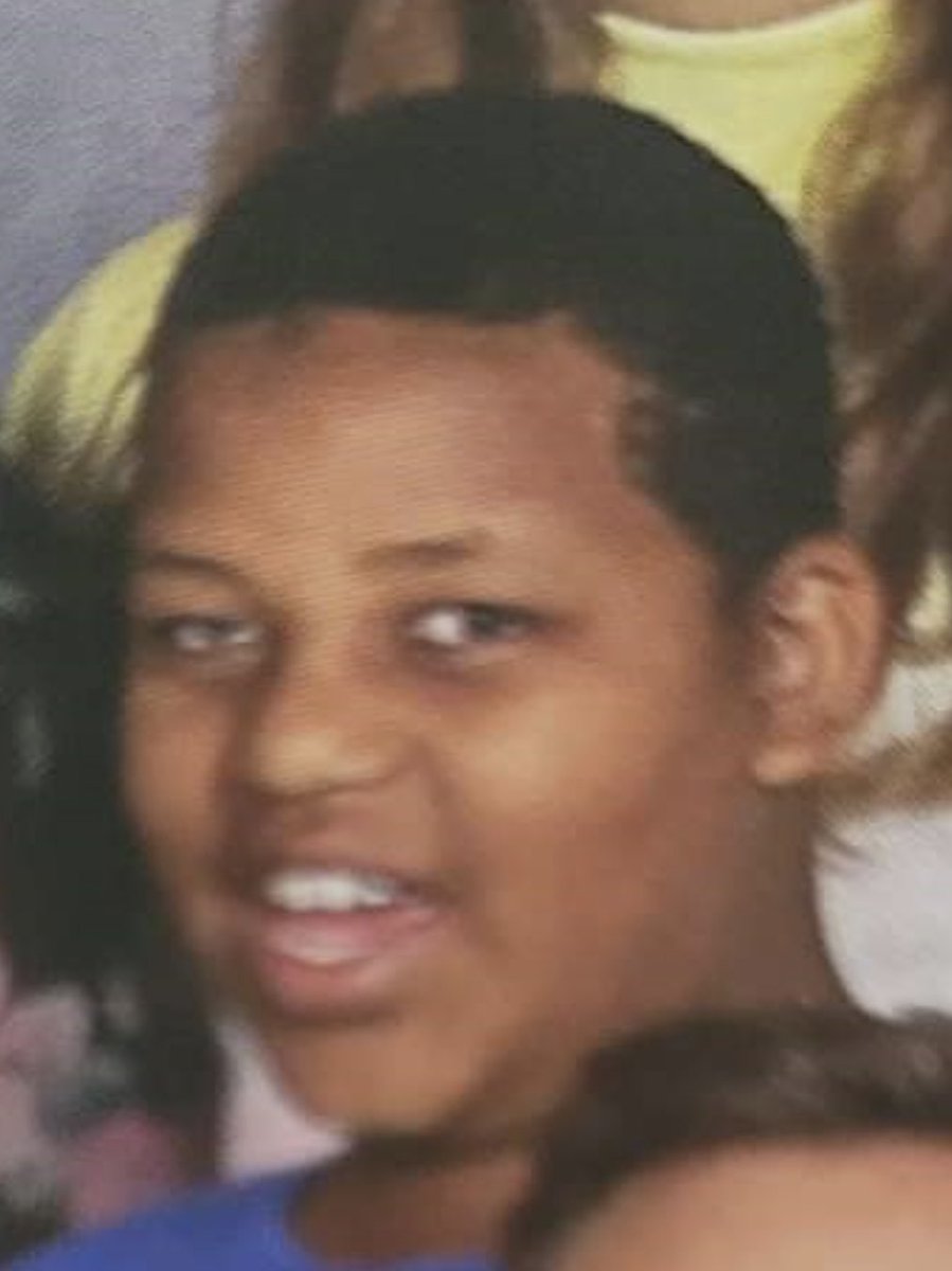 Dykaren21's tweet image. Skellefteå💔

Stödet från regeringen uteblev när det visade sig vara en 9-årig svensk flicka som hittats medvetslös efter att hon våldtagits &amp;amp; strypts av en storväxt afrikan som sökte sig hit under flyktinghaveriet 2015. Vill Ni stödja familjen så swisha en slant till 070-8898359