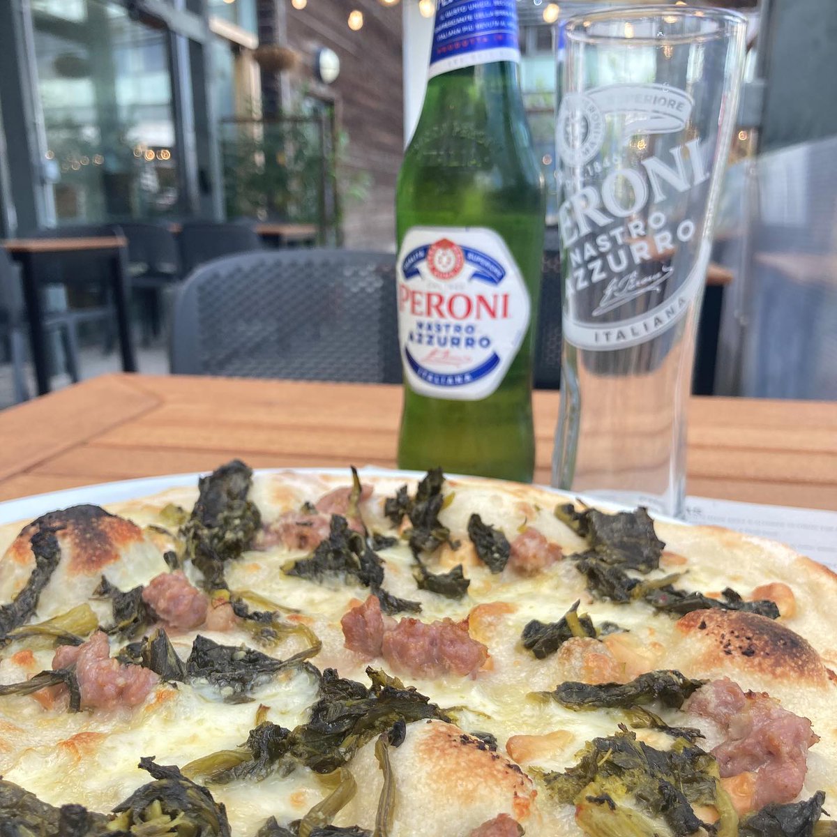Manchester Confidential (@mcrconfidential) on Twitter photo The new menu at <a href="/ManoBoccaPizza/">ManoBoccaPizza</a> is bursting with all kinds of flavours that pair so well with an Aperol Spritz in the summer sun 🍕
confidentials.com/manchester/off… The new menu at <a href="/ManoBoccaPizza/">ManoBoccaPizza</a> is bursting with all kinds of flavours that pair so well with an Aperol Spritz in the summer sun 🍕
confidentials.com/manchester/off…