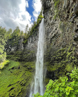 KevinWGrossman's tweet photo. GOTG: Almost Gridless — Together we watched the water dance as it fell, there was no other place on earth I wanted to be. And if these are the moments that are almost gridless, I’ll embrace them every time. #outdoors #offthegrid #family #BhivePower https://t.co/JVSFzcFMW3 https://t.co/IYRszsQ0Hw