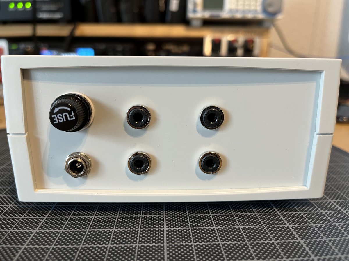 flo_0_'s tweet photo. Built another unit of the #QO100_SPK_CTRL. This time I even did a drilling template using a case design software. Would even let me have this panels made from aluminum... Well that's for another day
#hamradio #nevernotbuilding #amsat #QO100 https://t.co/ndM0FRAqPM