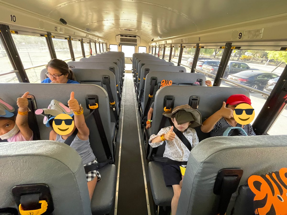 EsmeDLC007's tweet photo. Pre-K/K kiddos are ready for the Zoo. Gracias a las maestras que están listas para llevar los alumnos explorar esta mañana. @SAISDCrockett #DLLearning https://t.co/FXtpa5Vctp