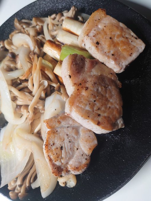 豚とネギと色々炒め 