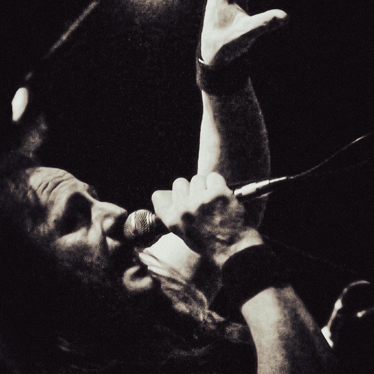socialhumberst's tweet photo. 🤘 The legendary sound, spirit and attitude of the mighty AC/DC is alive and kicking with @ACDCExperience 

📅 Thu 14 July, 2022
🎟 book via: https://t.co/Bhp45GcuuW

Arguably Britain’s best AC/DC tribute band having rocked some of the biggest tribute festivals in the UK. https://t.co/mJ1OYfieuy