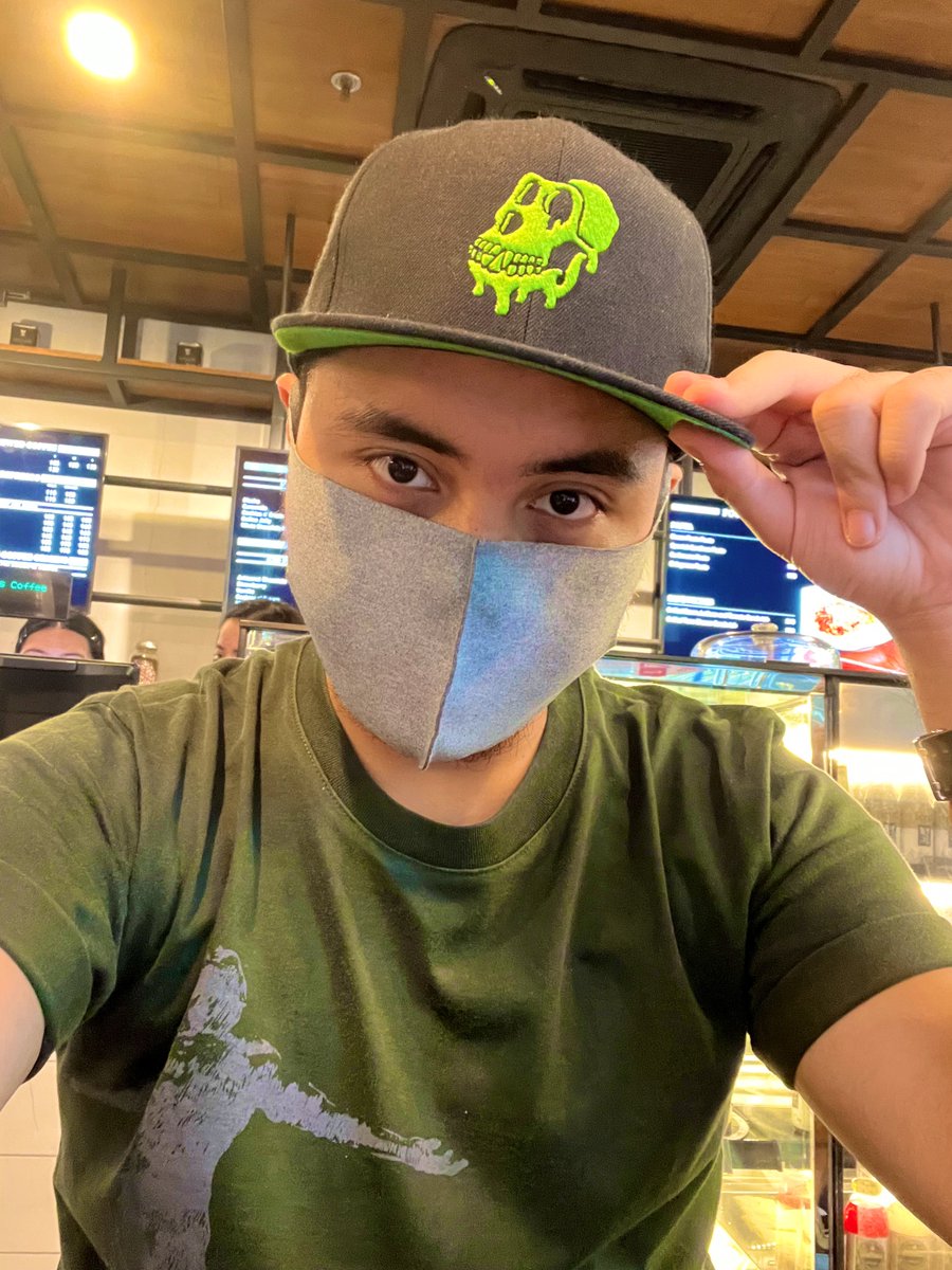 I always dress up for the occasion. 🧪🦍 <a href="/BoredApeYC/">Bored Ape Yacht Club 🍌</a> 

Now time to drink my serum - ☕️

Happy Mutant Monday!