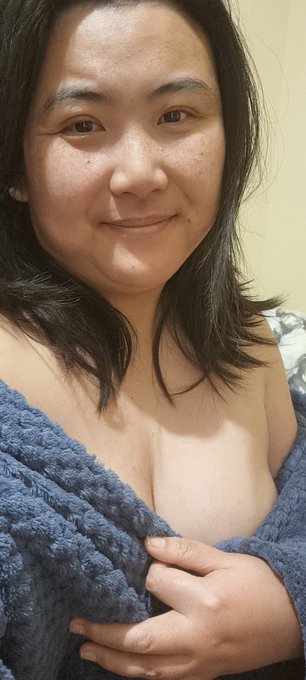 I'm back Baby! Join me live tommorow Tuesday 12th July 9:30am AEST for gaming and so much more ;) can't