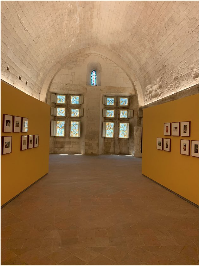 GarageEditions's tweet photo. On était aux rencontres photographiques d’Arles @rencontresarles ce we. Des artistes de partout qui viennent présenter leur travail dans des lieux historiques de la ville avec des scénographies incroyables dans des églises, des monastères,... ⬇️ https://t.co/GbZYOnruDi
