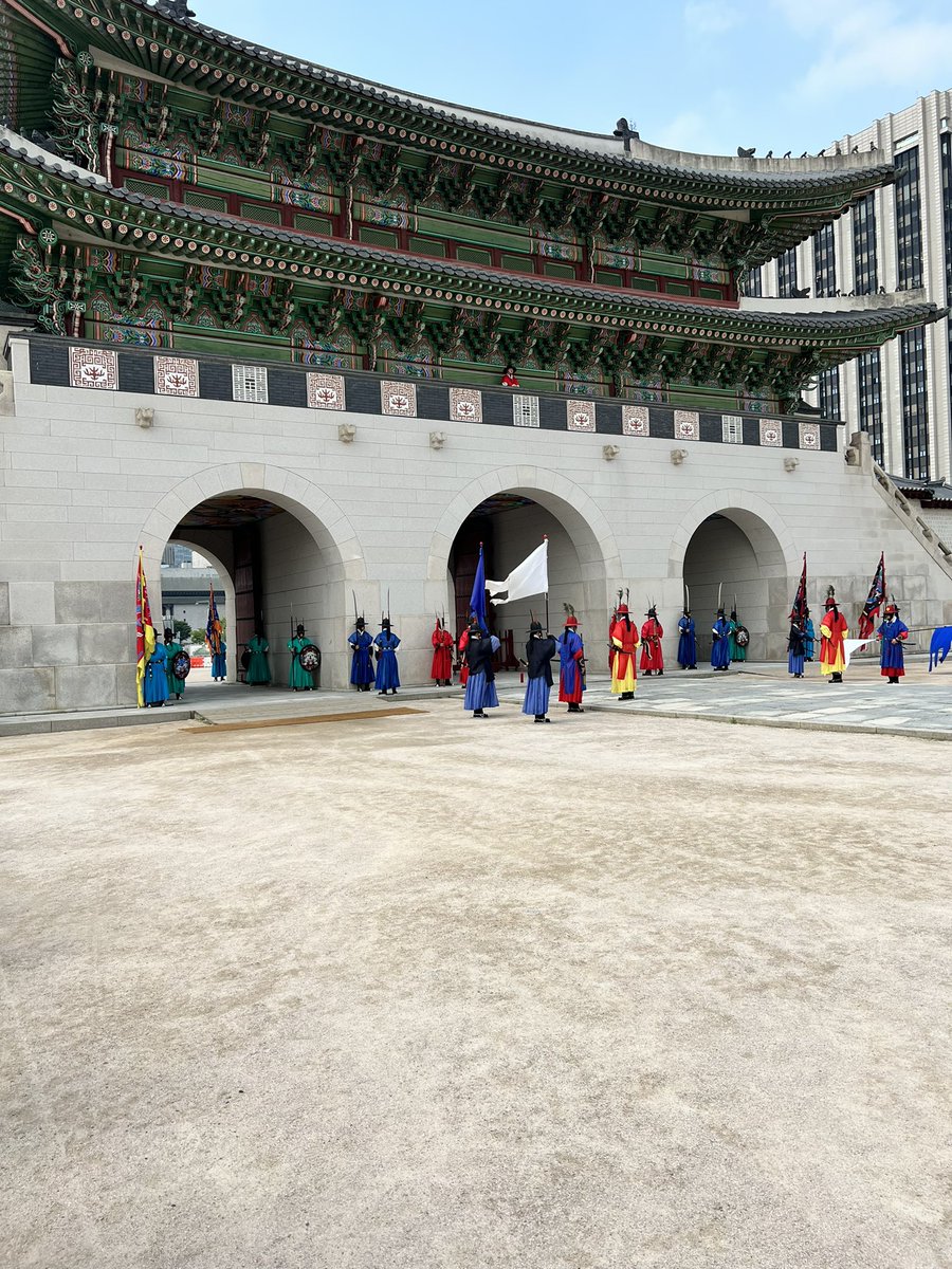 akperera's tweet photo. Learning a little more about the instructional approach of #FlexMath &amp; the architecture of Korean palace  @#Korea2022🇰🇷🇺🇸 @LancasterISD @HenricoSchools #StemMatters https://t.co/aRPleYdnjr