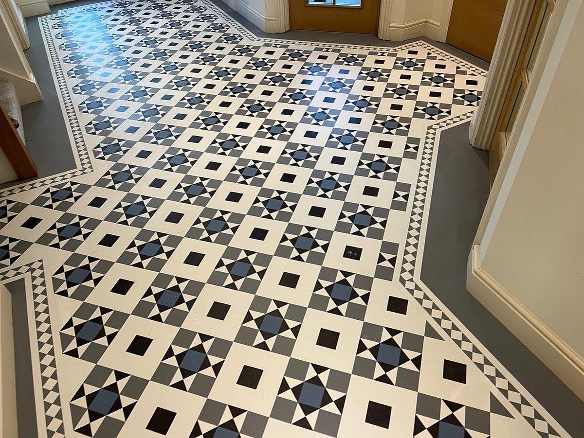 @karndeanUK Kaleidoscope laid by Elliot 👍 #karndean #karndeankaleidoscope #flooringcompany #rdguk