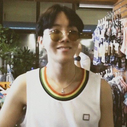 218stills's tweet photo. a smile that lights up the room #jhope #제이홉 https://t.co/4D7CKeh20i