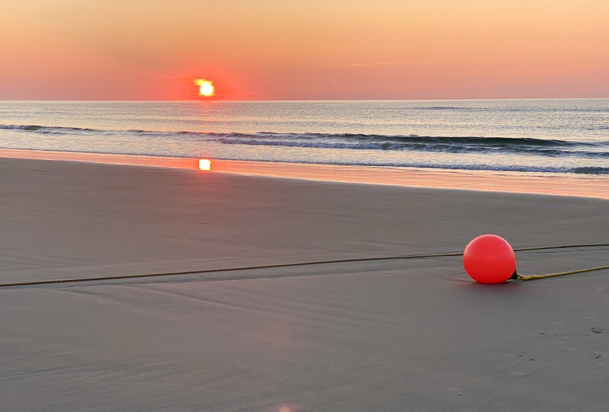 rick03907's tweet photo. Summer sun #ogunquit #maine #sunrise @KatieWGME @LexieWGME @MattWGME @LaurenWGME @JeffWGME @MalWGME @MeganWGME @ChristianWGME @DanWGME @StormHour https://t.co/N2PUFipUTn
