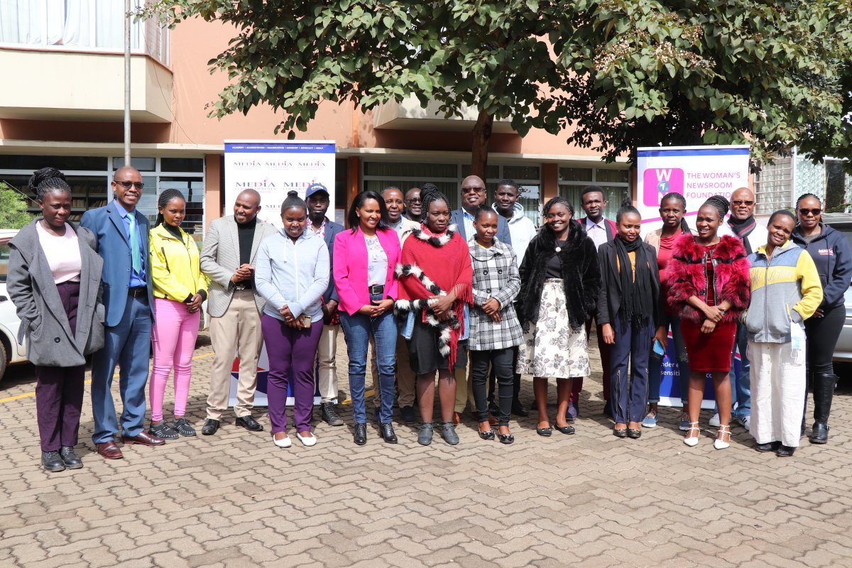 womansnewsroom's tweet photo. It is a pleasure training community media journalists in Nairobi on @MediaCouncilK Guidelines for Election Coverage 2022. Journalists showed interest in understanding their role in peaceful elections through fair, balanced reporting. Sparking presentations. #KenyaDecides2022 https://t.co/ozMVJ6wbLI