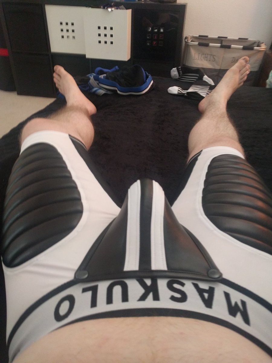 pump5254's tweet image. Who's getting between my legs 😈 #gaymelb #gaymelbourne #gay #dom #top
