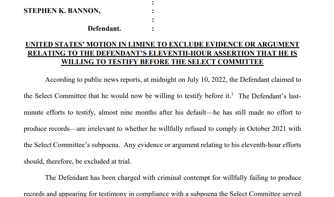MacFarlaneNews's tweet photo. Justice Dept court filing overnight in Steve Bannon case:

"Defendant's last minute efforts to testify, almost 9 months after his default—he's still made no effort to
produce records—are irrelevant to whether he willfully refused to comply in Oct. 2021 w/ .. Committee’s subpoena" https://t.co/eqZXfA0gRb