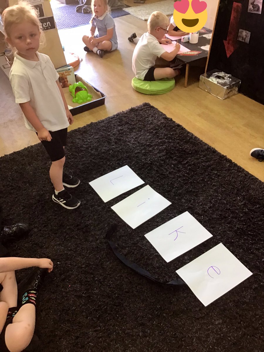 EPA_EYFS's tweet photo. Today in FS2 we are reading words with the i-e split digraph in. 
@EPA_EYFS @DeltaEstcourt 🦋🐞📚 https://t.co/UN3byIwZD9