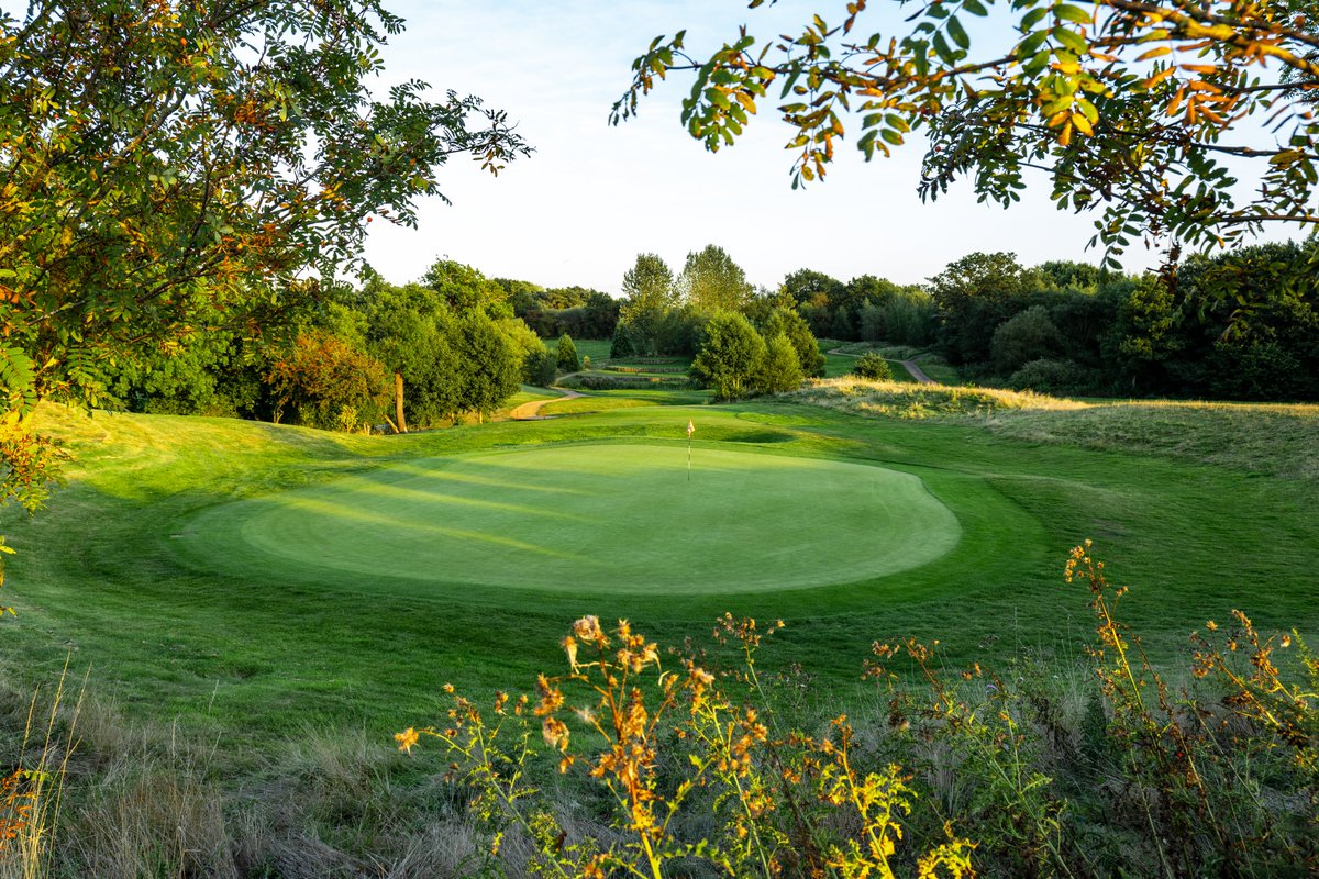 Stonebridge27's tweet image. There is no better time (and weather) to take advantage of our great offer for 18 holes of golf from mid-afternoon into early evening.

Just £15.00 per person after 3:00 pm in a 2-ball when you book via our website.

#golf #golfoffers  #westmidlands