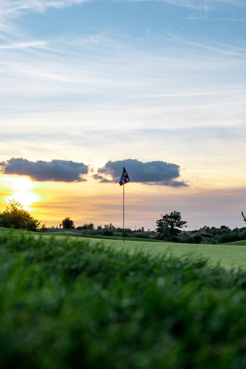 Stonebridge27's tweet image. There is no better time (and weather) to take advantage of our great offer for 18 holes of golf from mid-afternoon into early evening.

Just £15.00 per person after 3:00 pm in a 2-ball when you book via our website.

#golf #golfoffers  #westmidlands