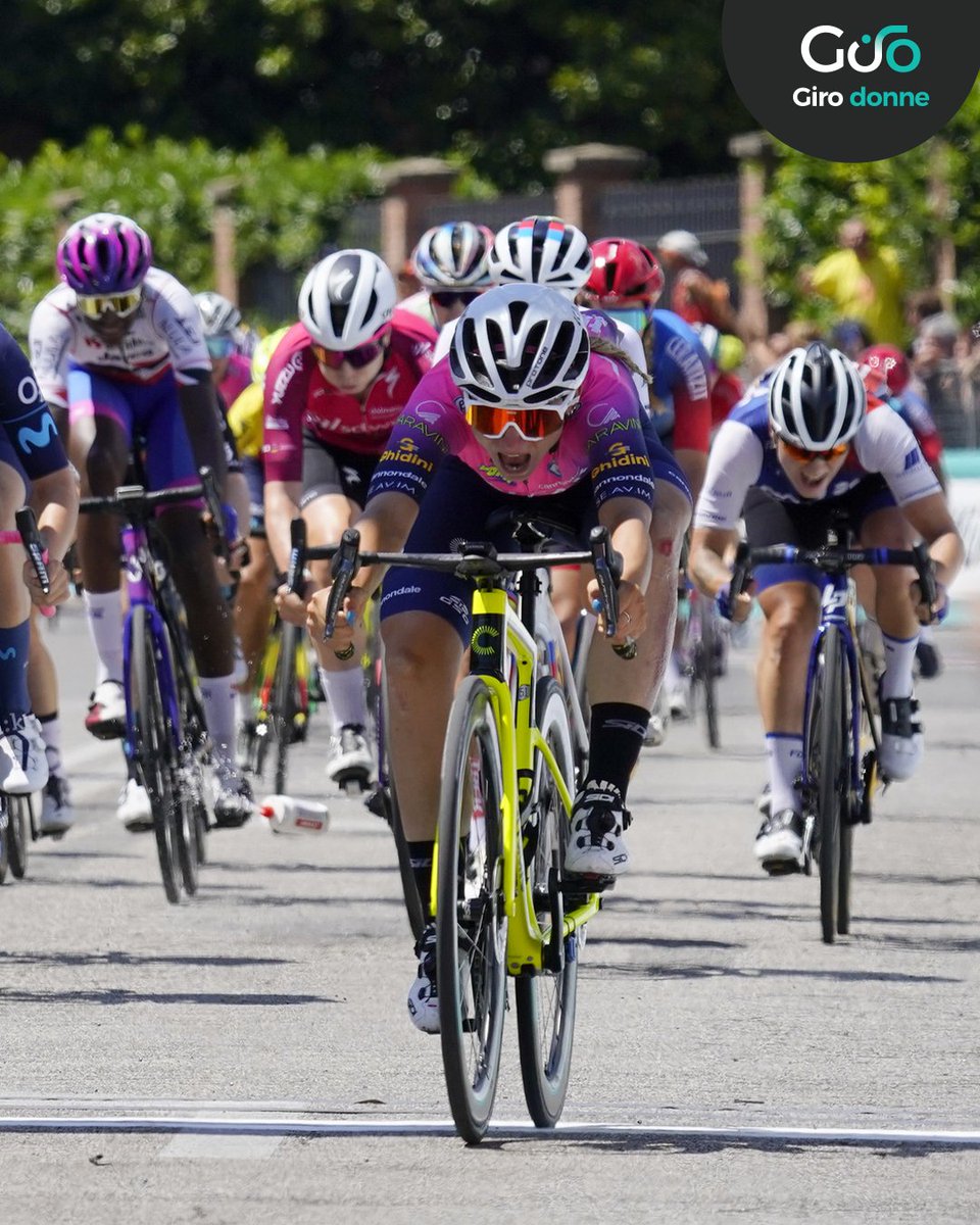 RIDE LIKE A GIRL! 💪🚴‍♀️ Le foto più belle di Chiara Consonni e del dream team Valcar-Travel & Service 💖