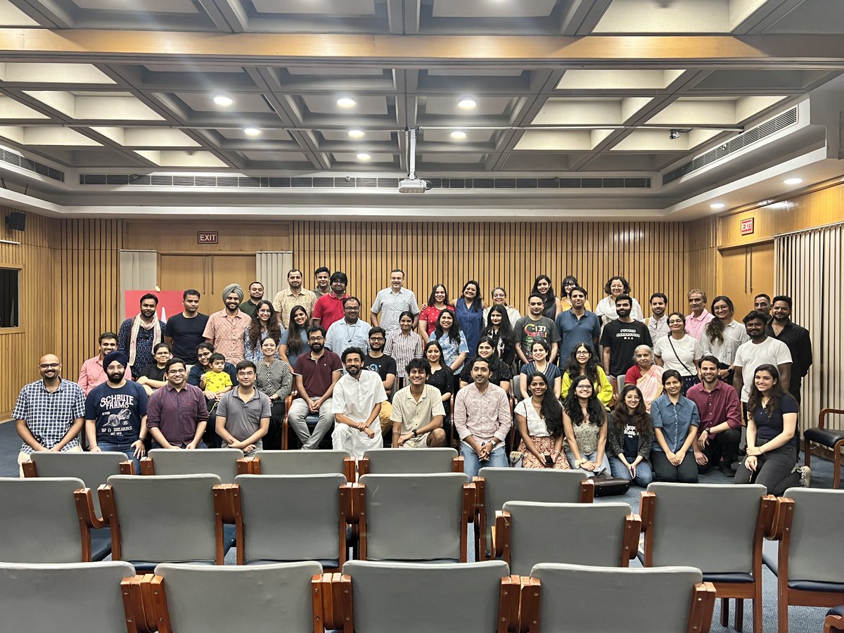 All smiles! From the <a href="/newslaundry/">newslaundry</a> subscriber meet-up in Delhi yesterday.