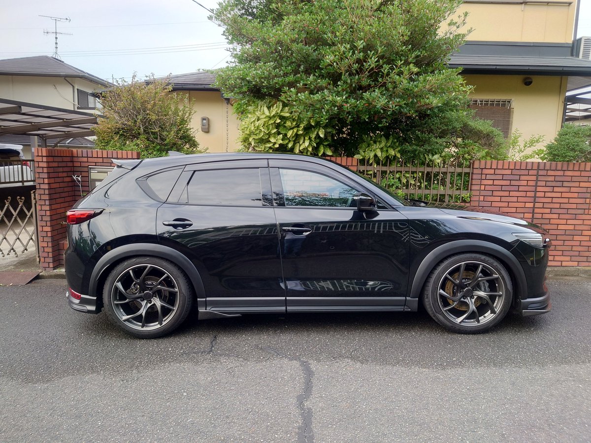 cx5black's tweet photo. 実家なので洗車用品無くて水洗いのみ。。グラフェン分散液ってどれ位効果保つのですかね?水洗いのみでも艶なかなかいいんじゃない?👍
#ナノトラクション #GDL01 #西日本ケミカル #999ef #グラフェン分散液 https://t.co/j2Ju6i5imL